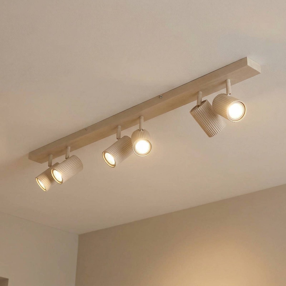 Spot en aluminium moderne, Kardis beige, LINDBY
