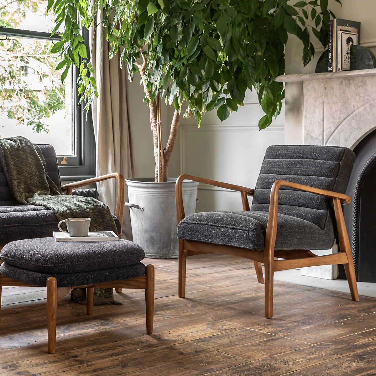 Fairfield Mid-Century Boucle Armchair with Solid Wood Frame charcoal, ÉDITÉ