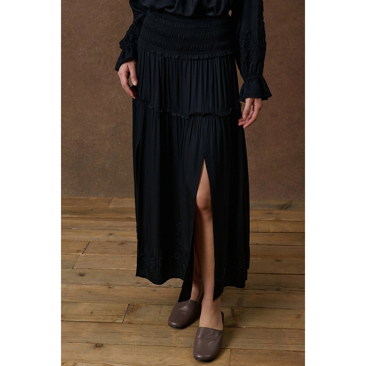 Gonna lunga ricamata con vita effetto smock, POLLY nero , LOUISE MISHA