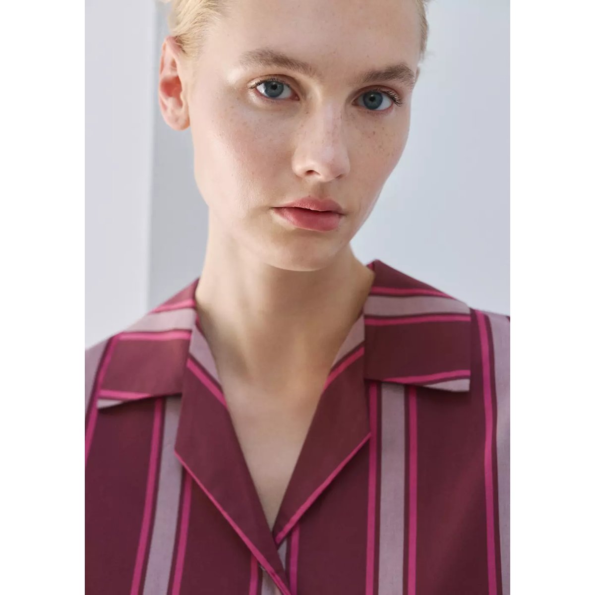 Chemise de pyjama à manches courtes motifs rayés fuchsia, MANGO