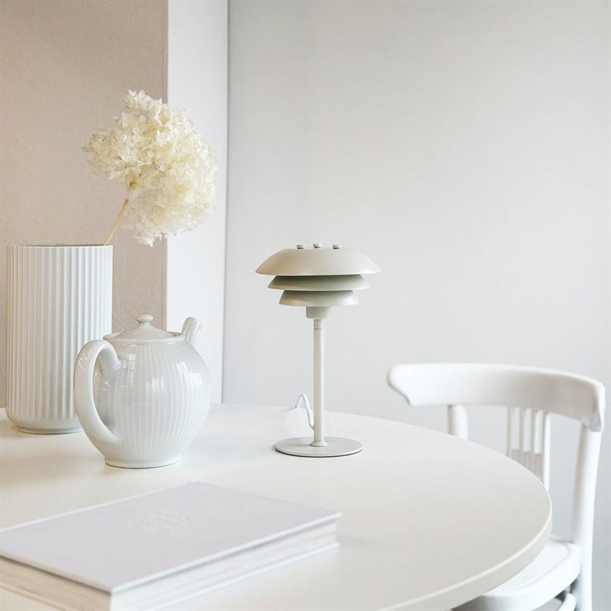 Lampe de table SIXTEEN blanc perle, DYBERG LARSEN