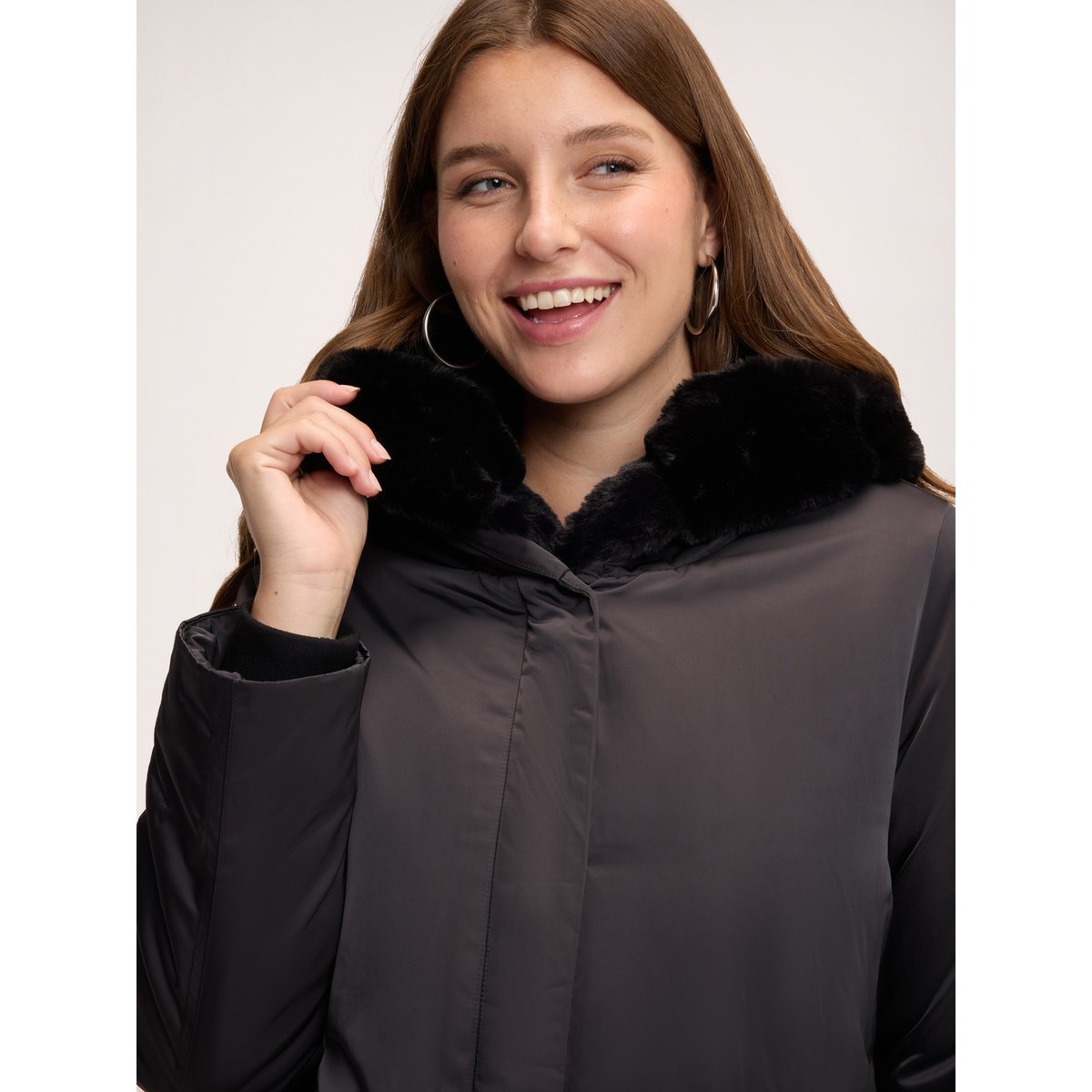 Doudoune lisse à capuche noir, FIORELLA RUBINO