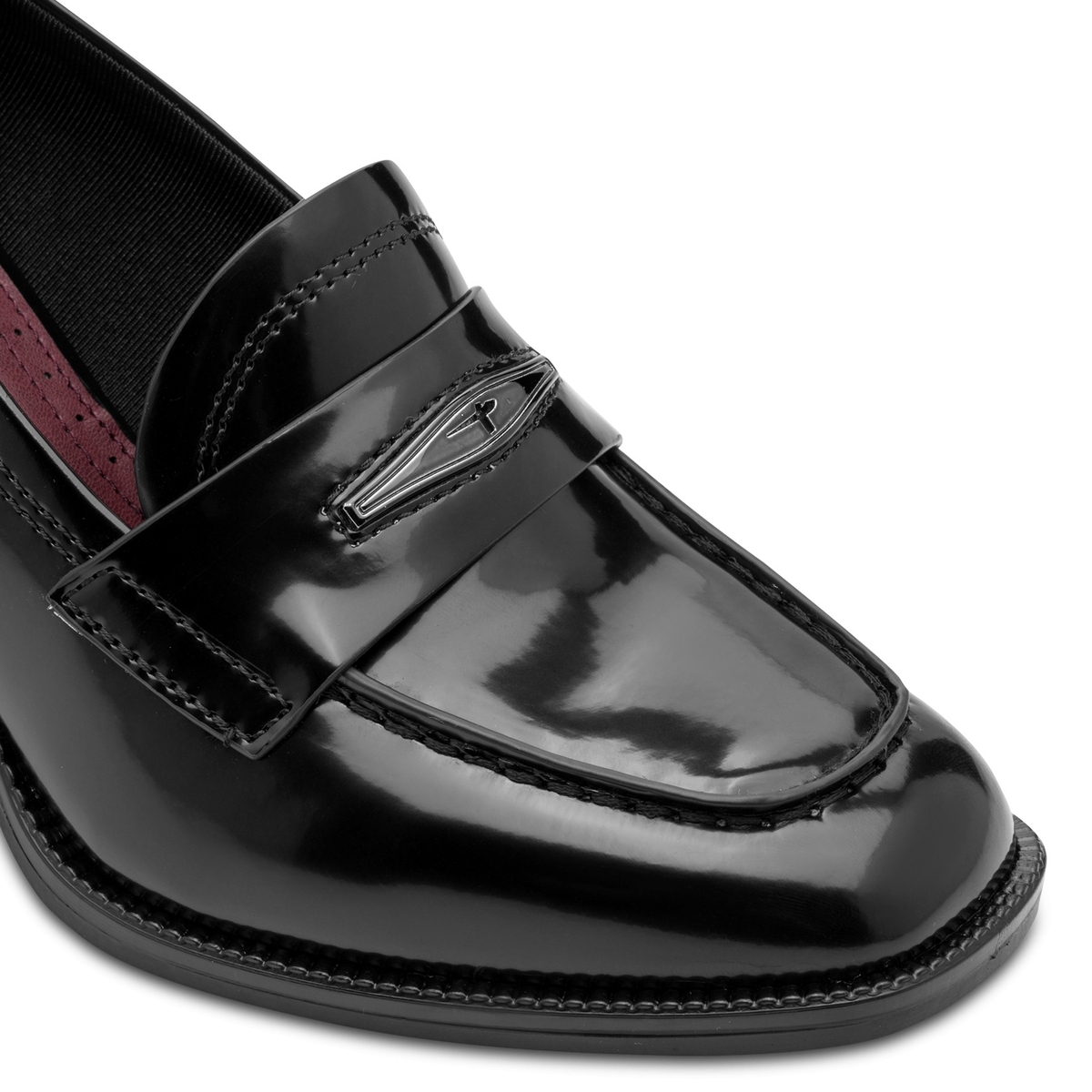Trotteur à talon noir, TAMARIS