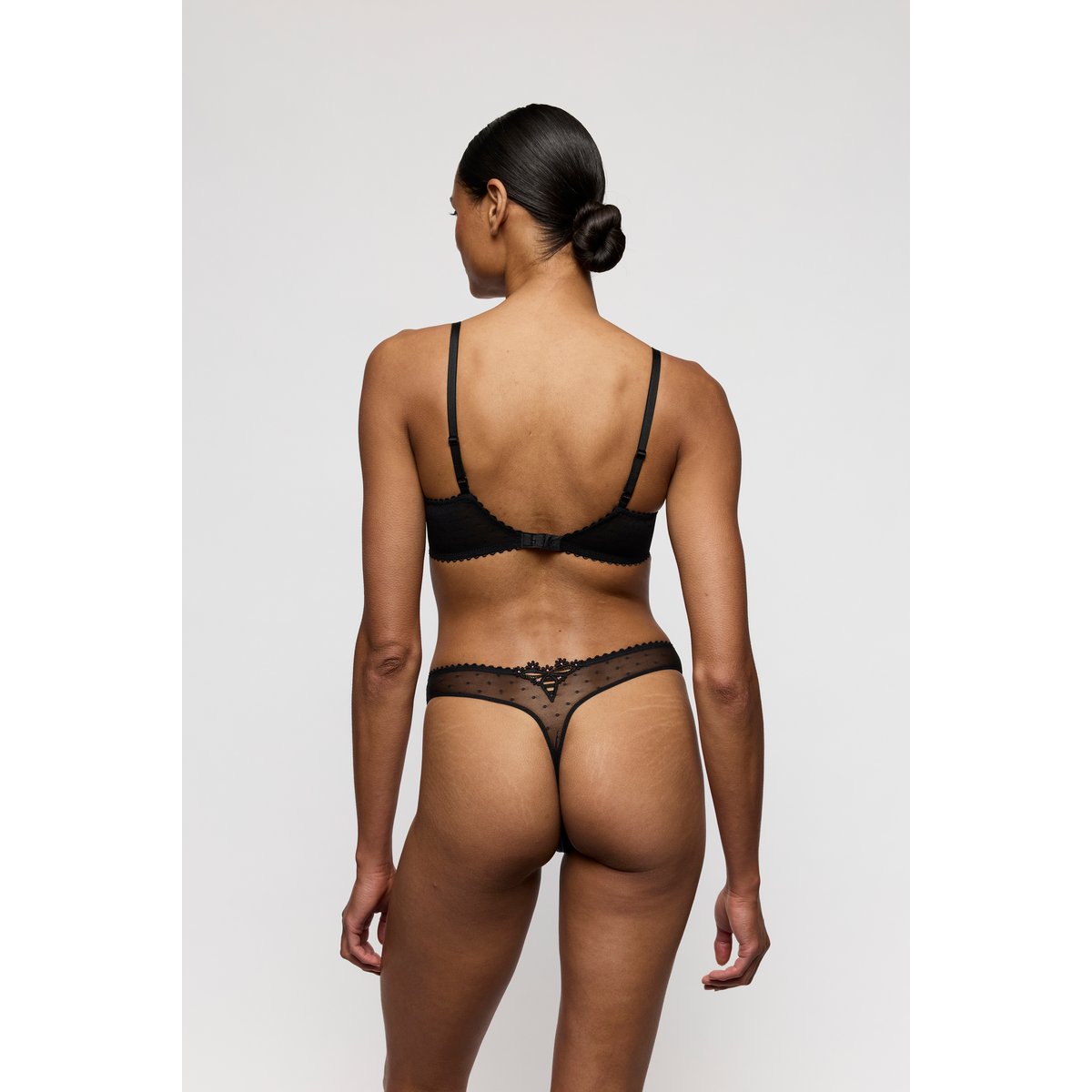 String NOOVA noir, MARIE JO
