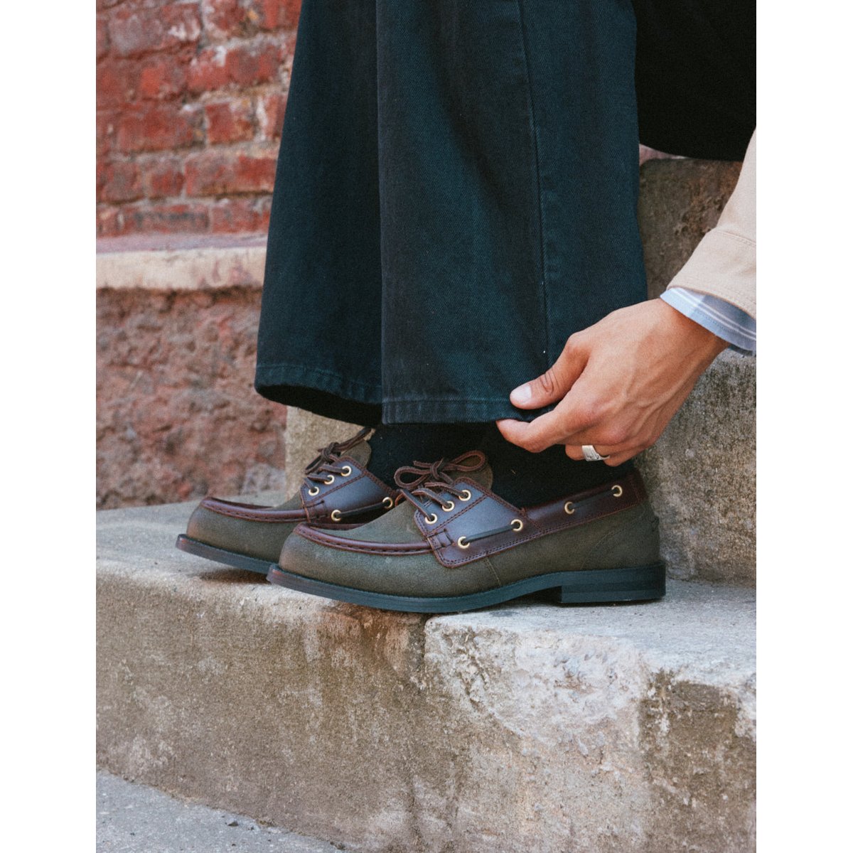 Chaussures Bateau KINTO suède huilé kaki et marron, ODAJE
