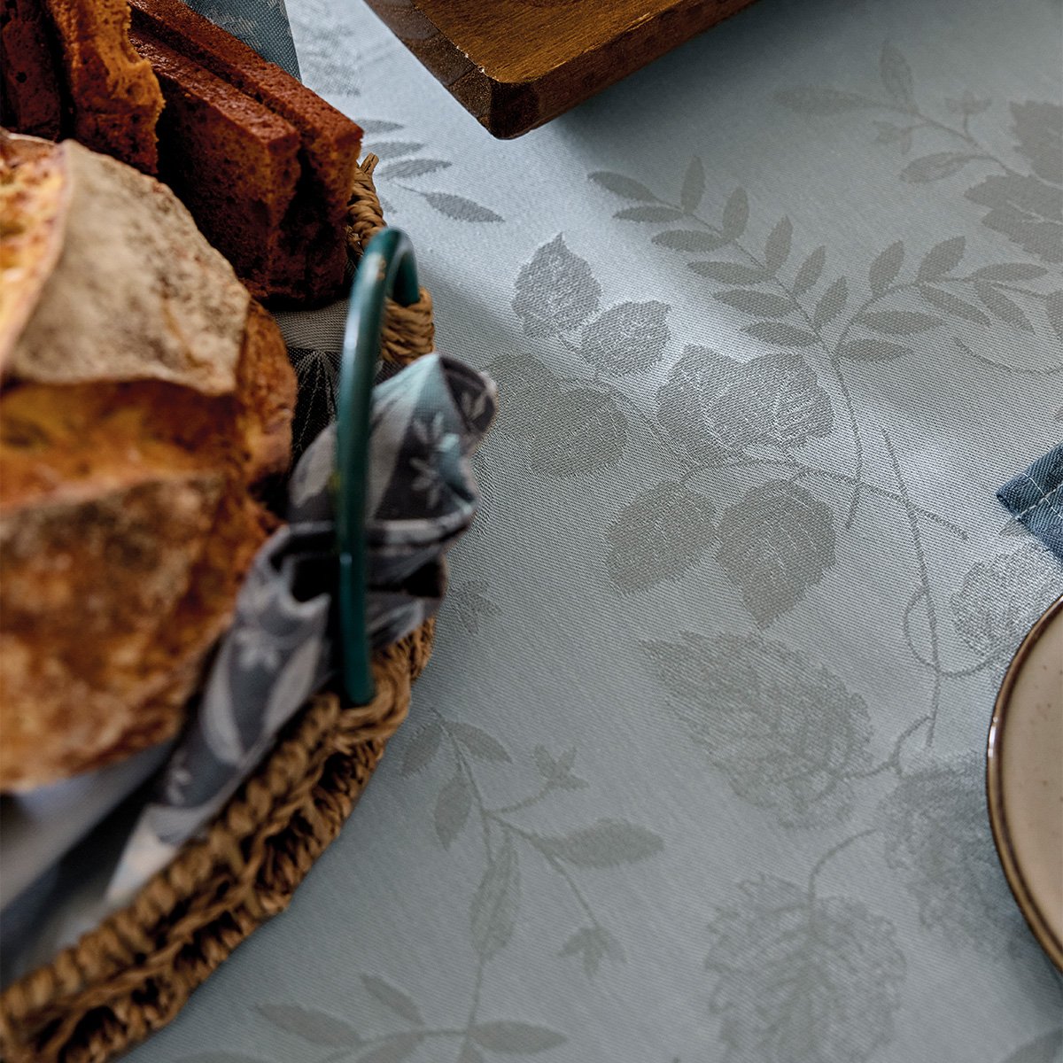 Nappe enduite Manor Lane bleu lupin, LE JACQUARD FRANCAIS