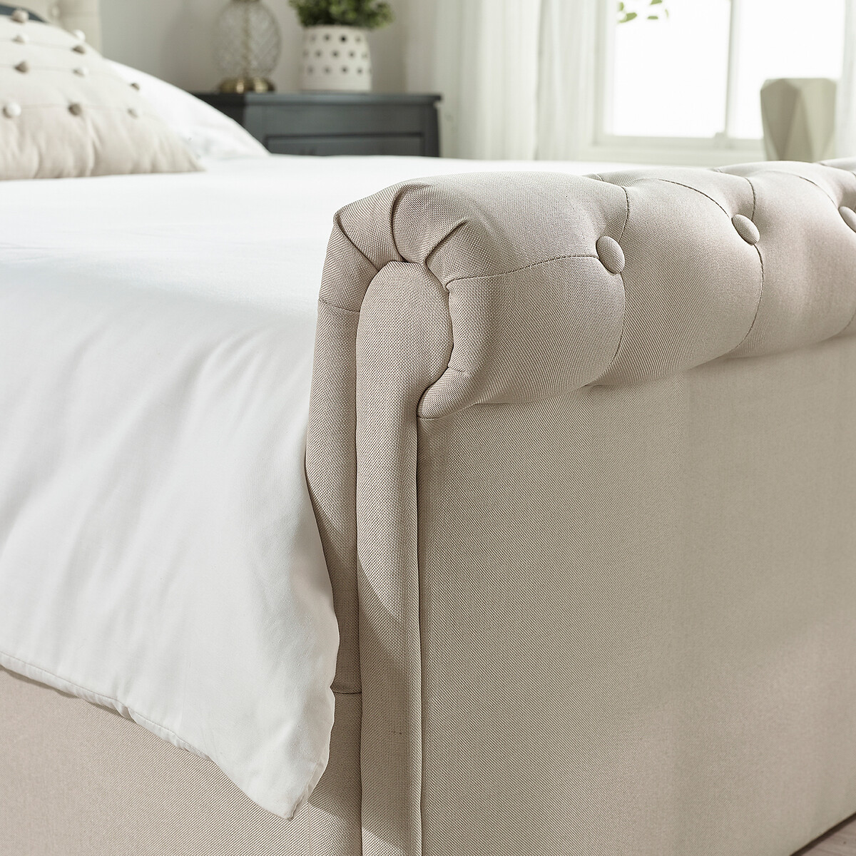 Chesterfield Linen Storage Ottoman Bed with Scroll Top natural, ASPIRE