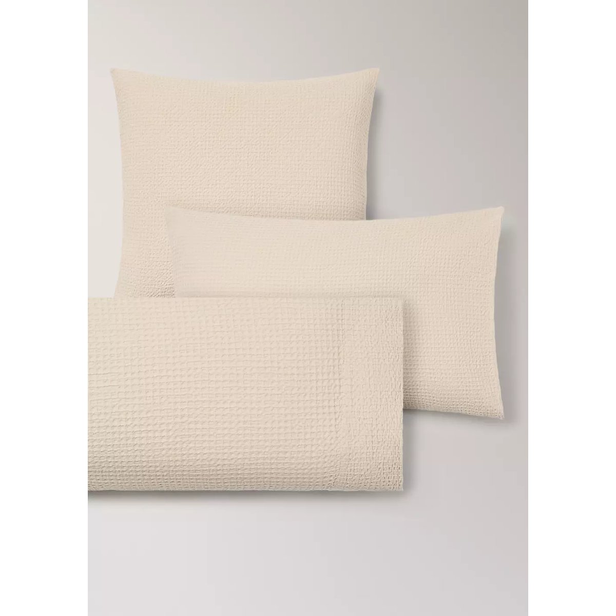 Lot de taies d'oreiller en coton gaufré garment-dyed beige, MANGO HOME