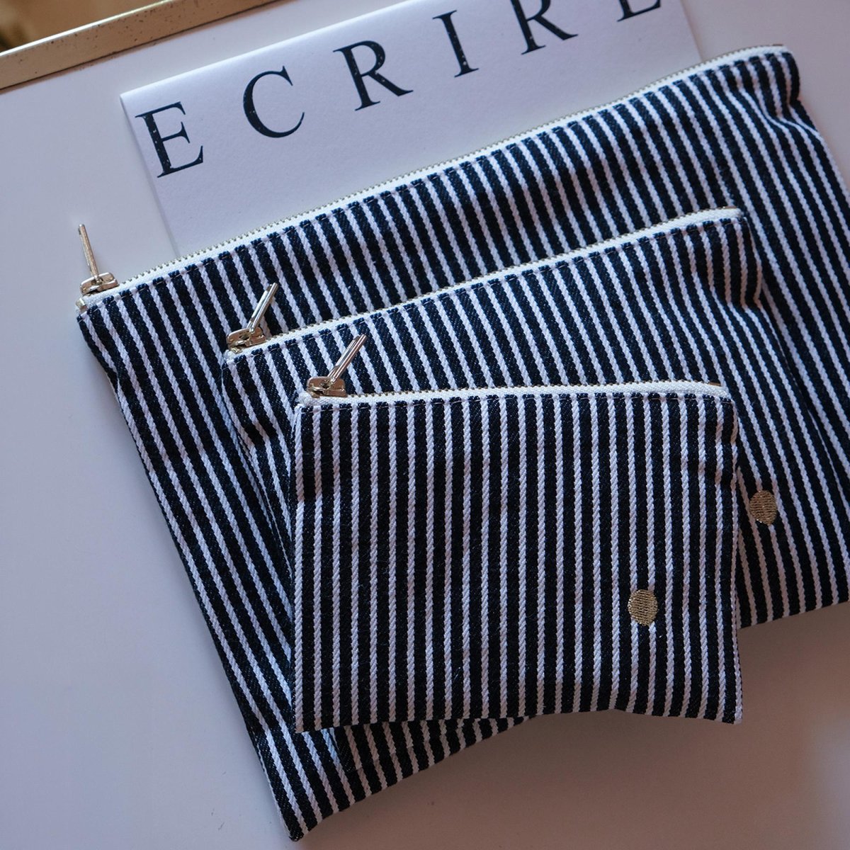 Pochette Basile caviar, LA CERISE SUR LE GATEAU