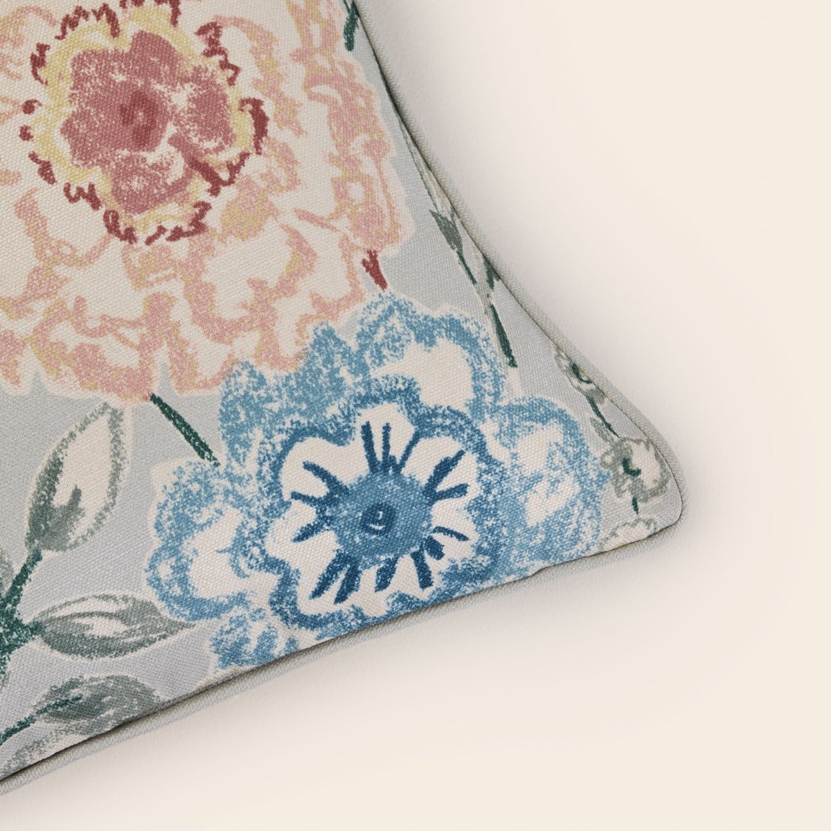 Housse De Coussin en Imprimé floral FLORABEL bleuté et multicolore, MADURA