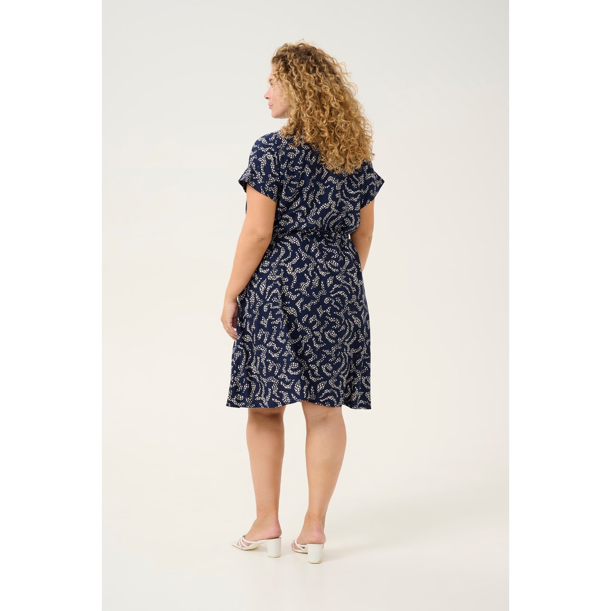 Dress bleu midnight marine lace print, KAFFE CURVE