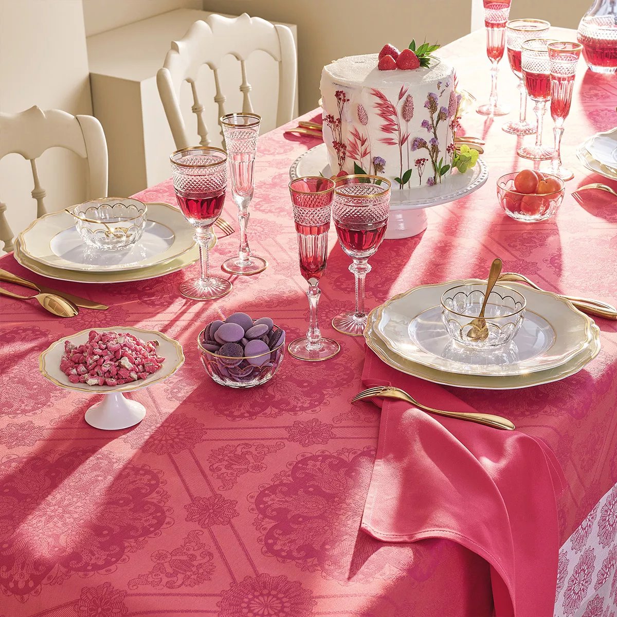 Nappe pur coton enduit MILLE ROSACES framboise, GARNIER THIEBAUT