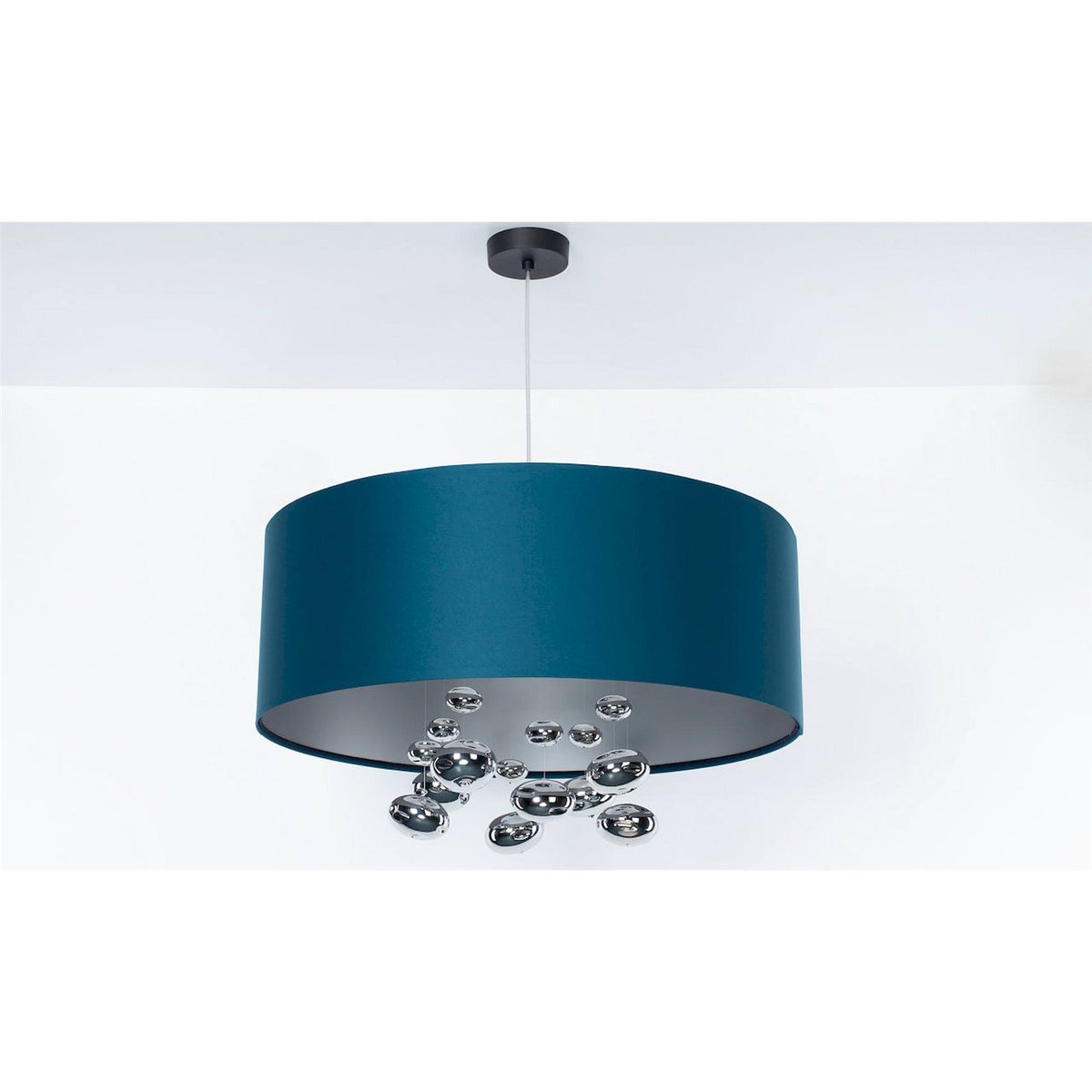 Suspension ronde en tissu avec boules décoratives Bubble Light bleu marine satin et argent mat, BPS KONCEPT