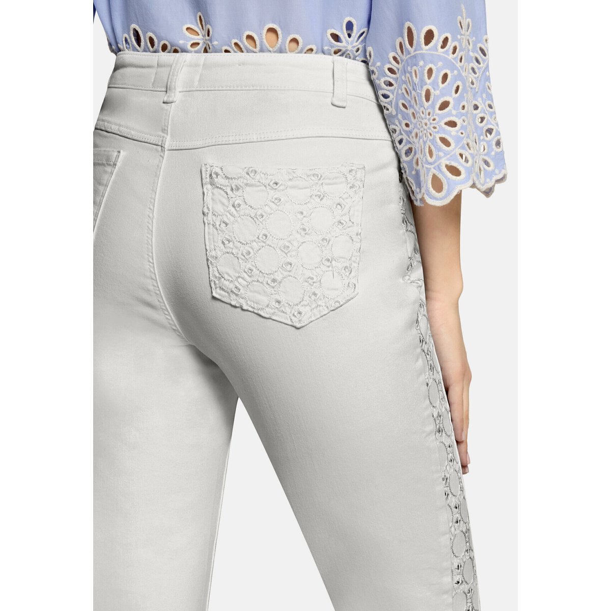 Jean Regular Fit à motif ajouré blanc, CARTOON