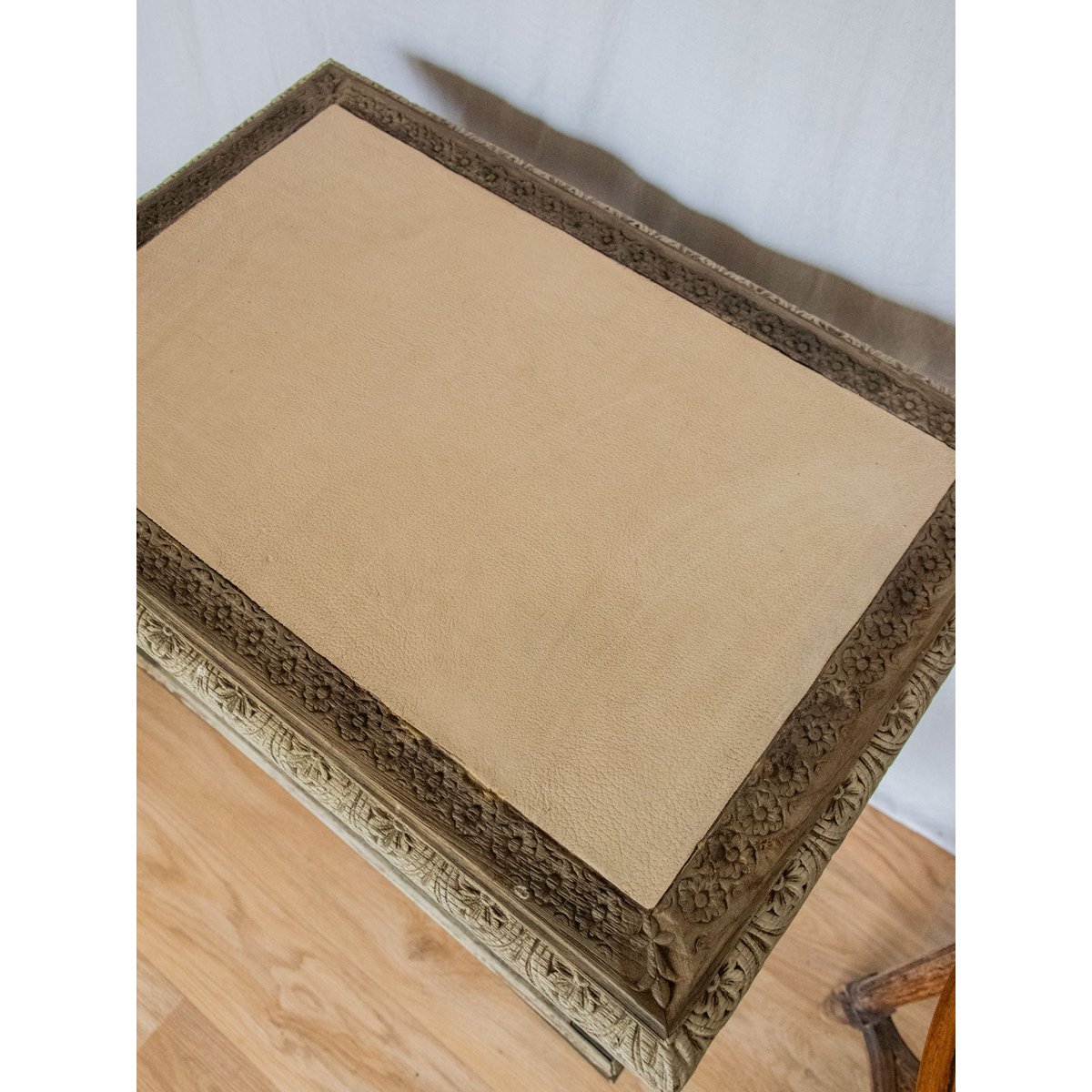 Table d'appoint en bois Francine N°612 - Bon état bois foncé, DEBONGOUT