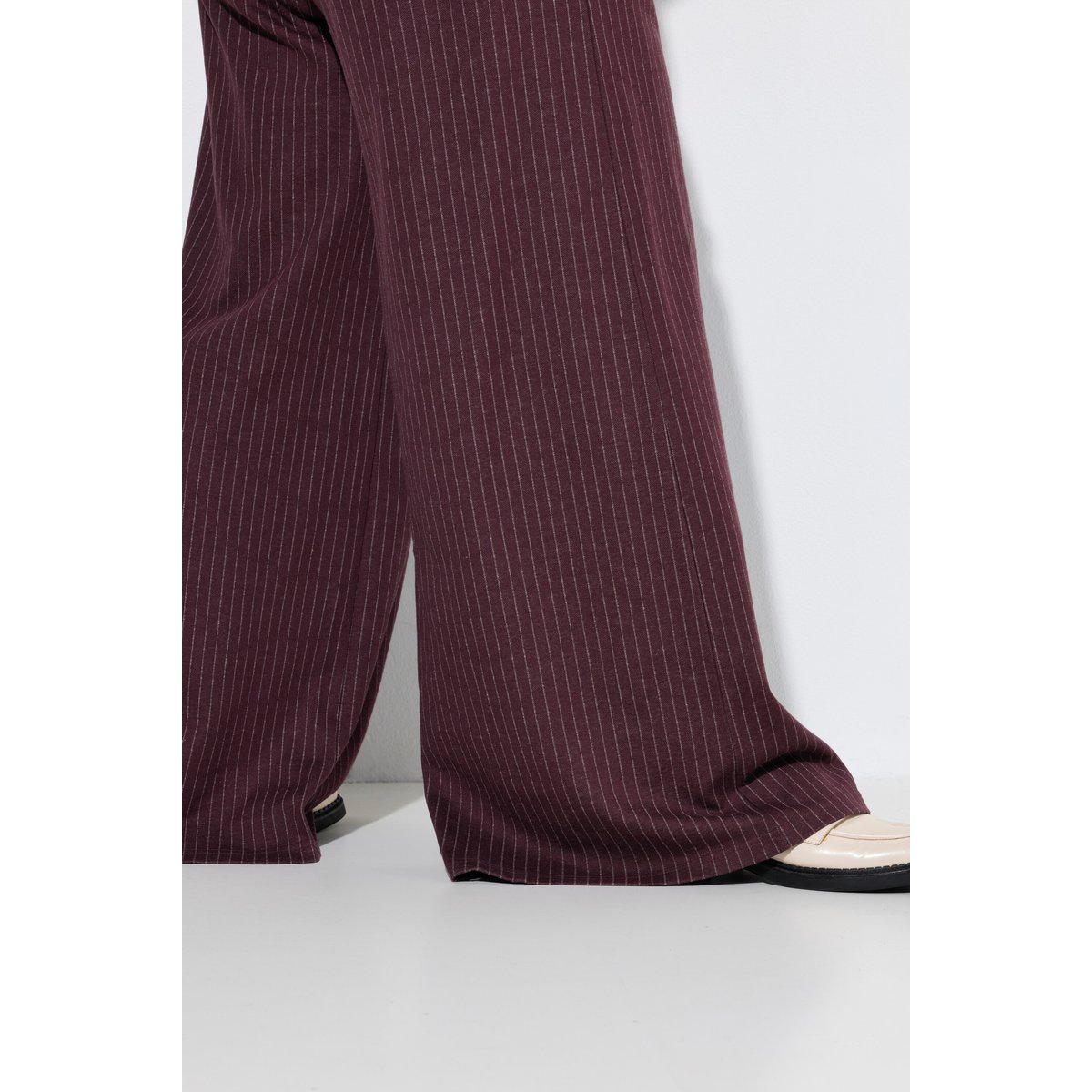 Pantalon en molleton à fines rayures bordeaux, ULLA POPKEN