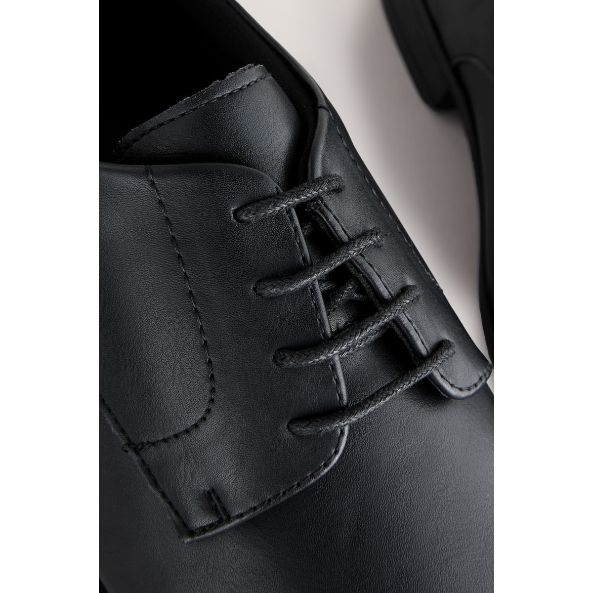 Chaussures derby fines à bout carré noir, NEXT