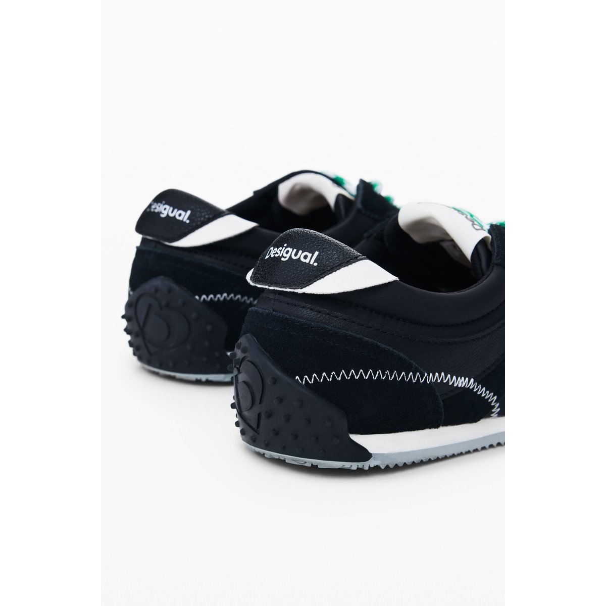 Ballerines noir, DESIGUAL