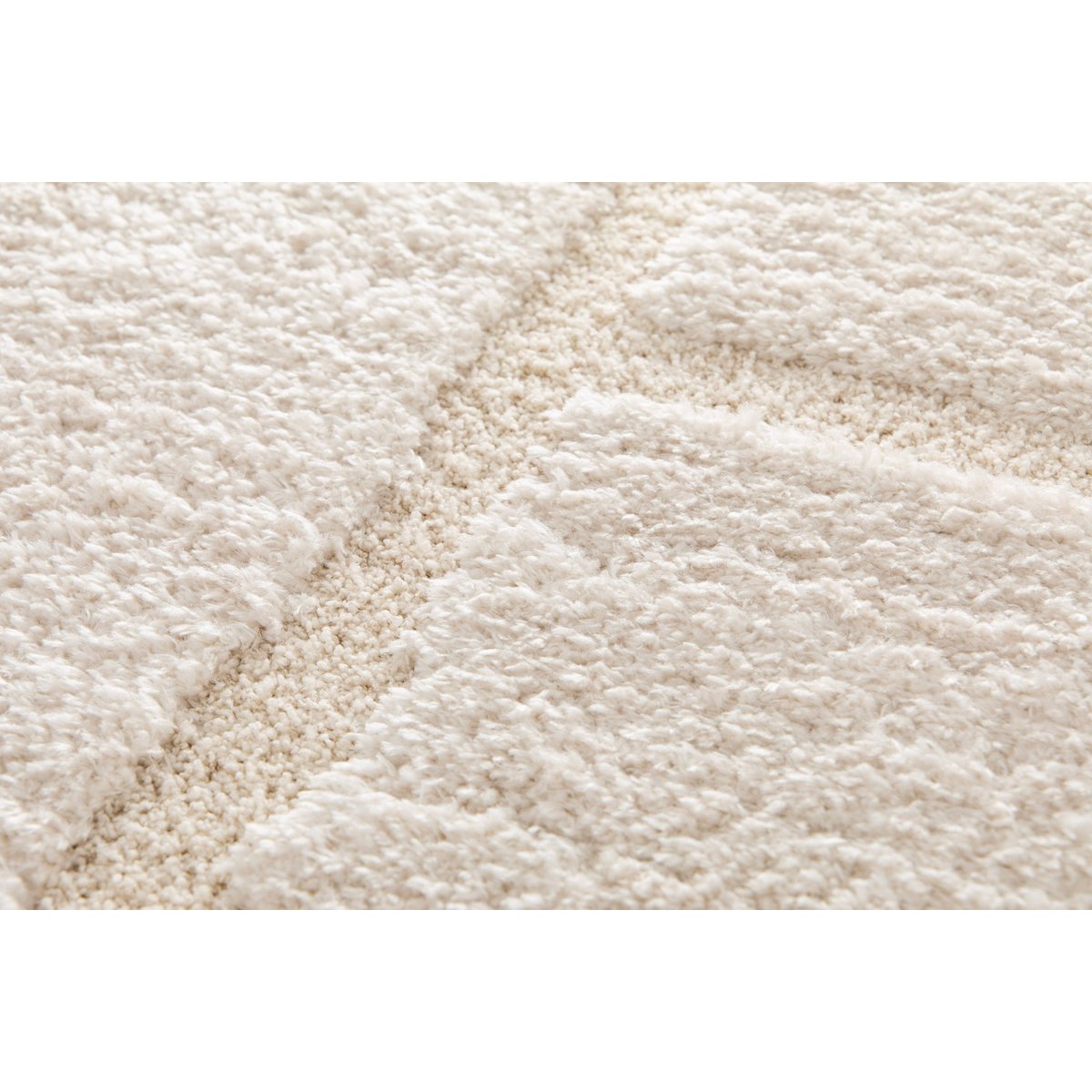 Tapis doux à relief en polyester recyclé MURMURE blanc pur, AFK LIVING
