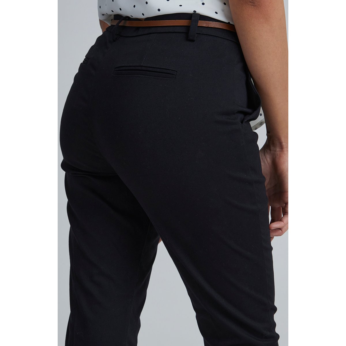 Pantalon tailleur coupe slim à longueur cheville noir, B.YOUNG