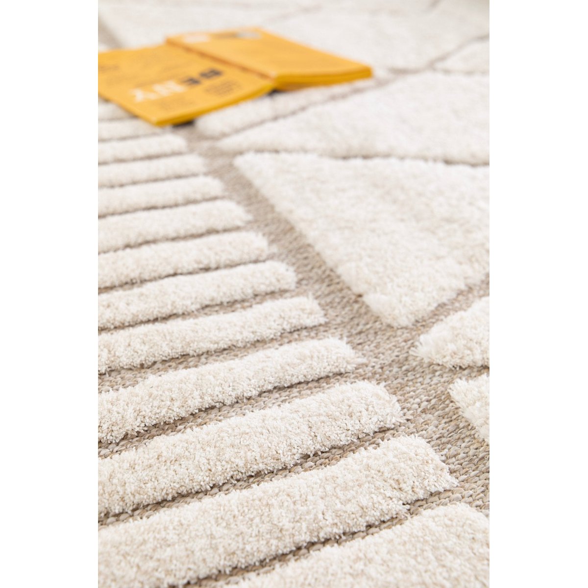 Tapis design inspiration ethnique effet relief ALBA beige sable, AFK LIVING
