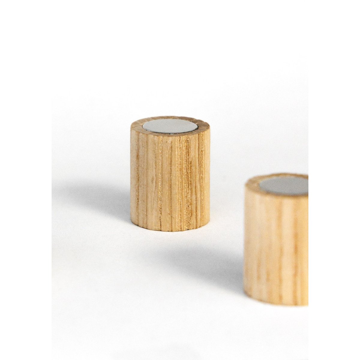 Magnet en bois (lot de 4) ELA couleur unique, METALLBUDE