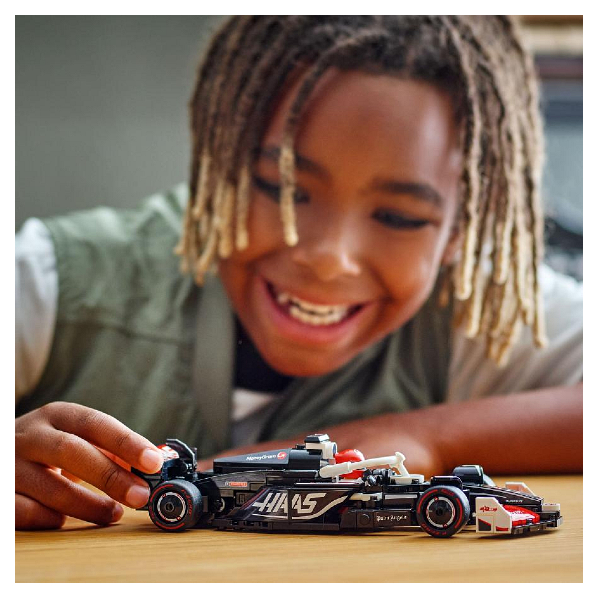 LEGO Speed Champions - Voiture de F1 MoneyGram Haas Team VF-24 - 77250 noir et rouge, LEGO