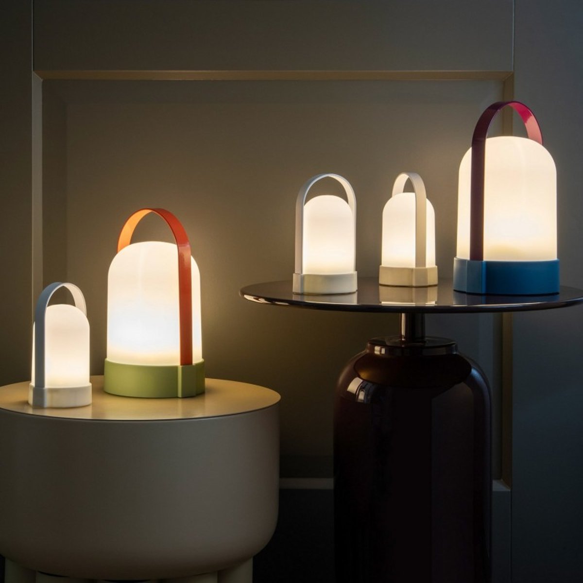 Lampe de table led Uri rouge bordeaux, REMEMBER