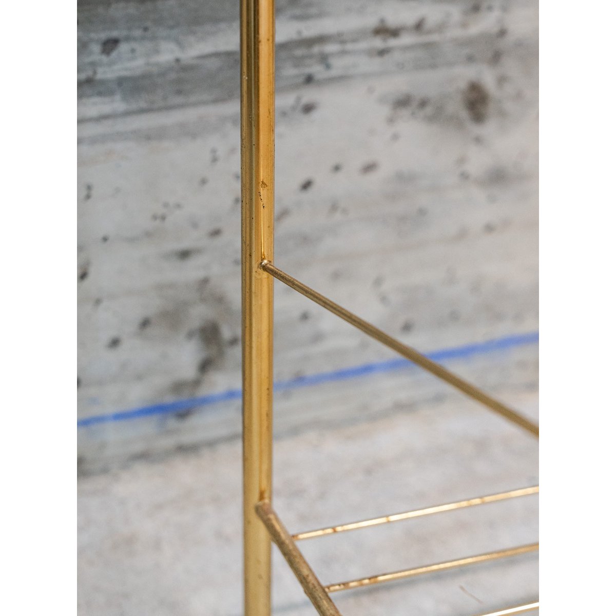 Table d'appoint en bois et métal Hanna N°1346 - Bon état bois foncé, DEBONGOUT