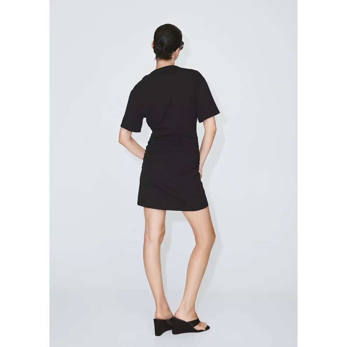 Robe coton froncée sur les côtés noir, MANGO