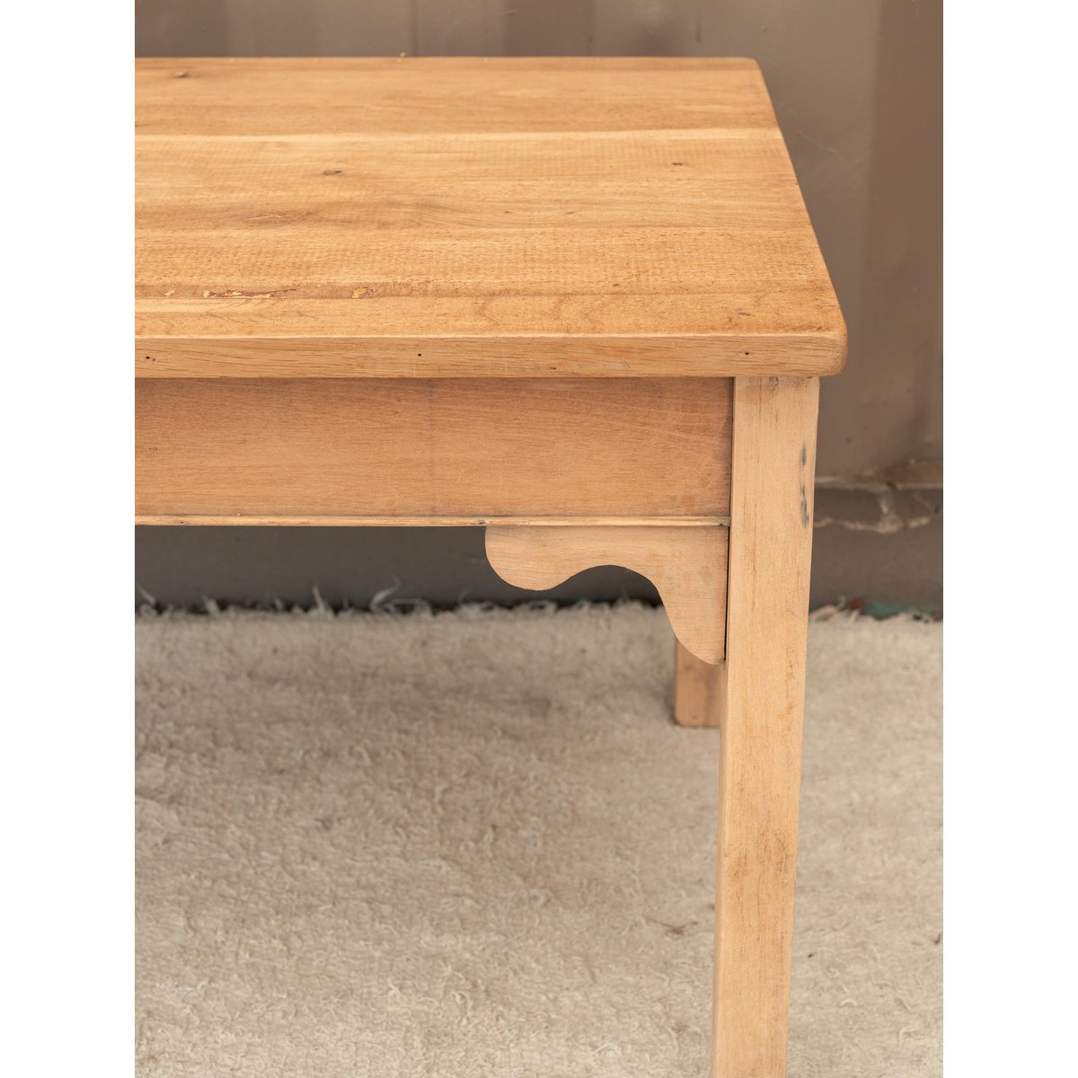 Table basse en chêne Léonie N°1587 - Bon état bois clair, DEBONGOUT