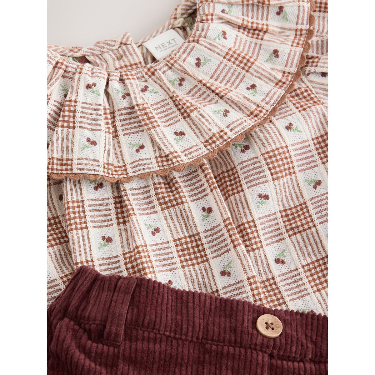 Short, chemisier et collants, 3 pièces cordon marron chocolat, NEXT
