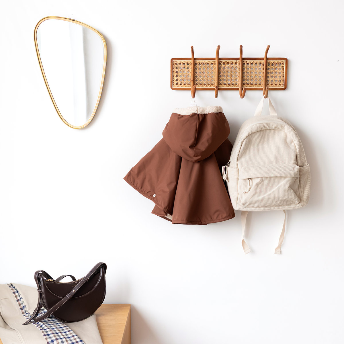 Poncho de voyage bébé pour siège auto - Au chaud sous la pluie choco, BEMINI