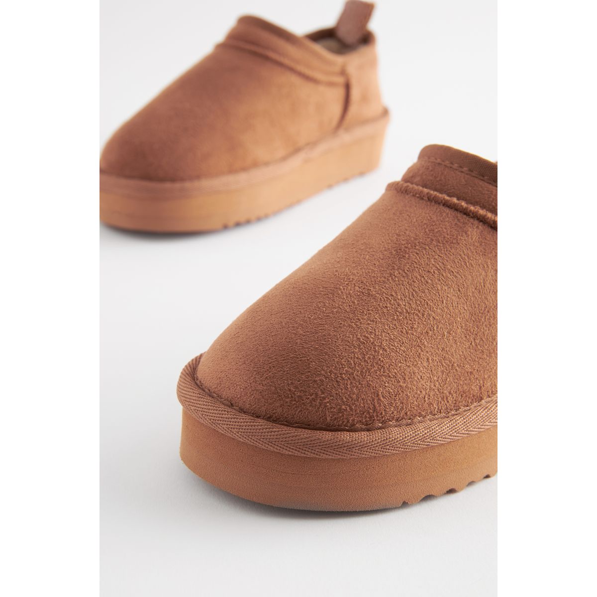 Chaussons shoot à plateforme coupe classique marron fauve, NEXT
