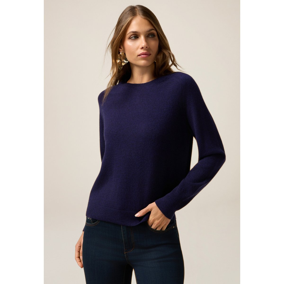 Pull ras du cou bleu, OLTRE