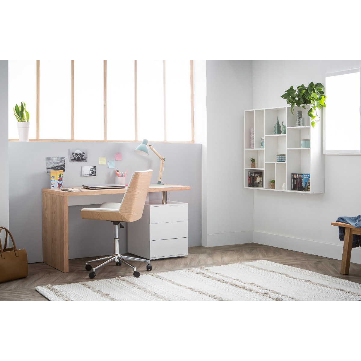 Bureau avec rangements 3 tiroirs design blanc laqué brillant L140 cm CALIX chêne clair, MILIBOO