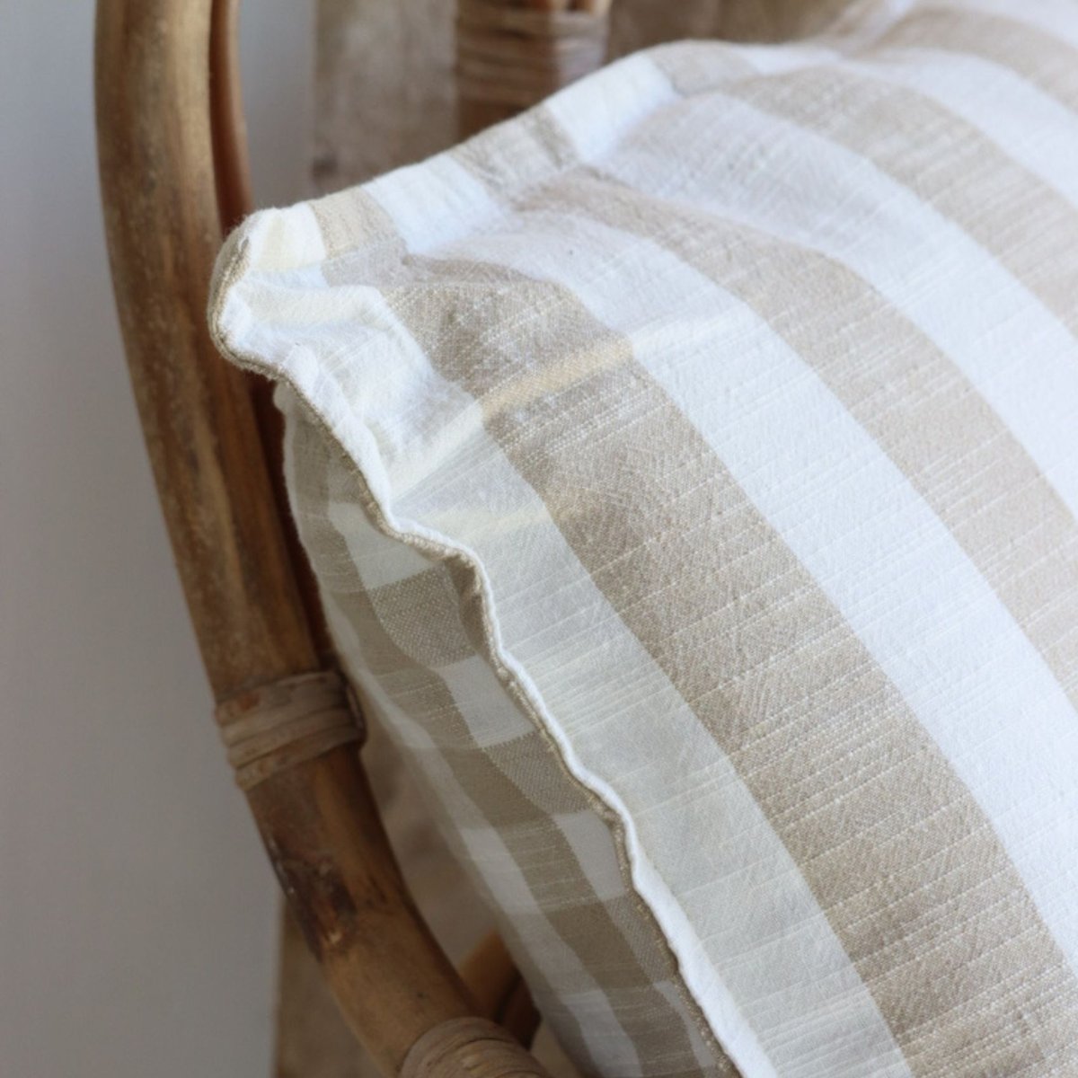 Housse de coussin recto-verso 100% coton rayures et vichy LOURMARIN - QABANE beige, HOME MAISON