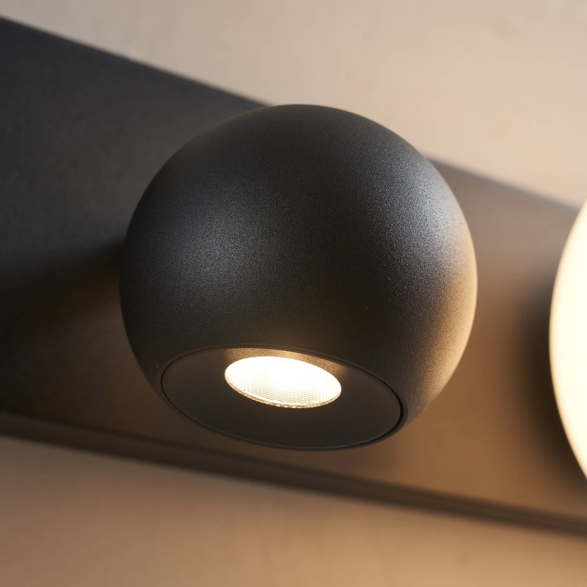 Applique LED double usage pratique - AVELYSA noir et blanc, KOSILUM