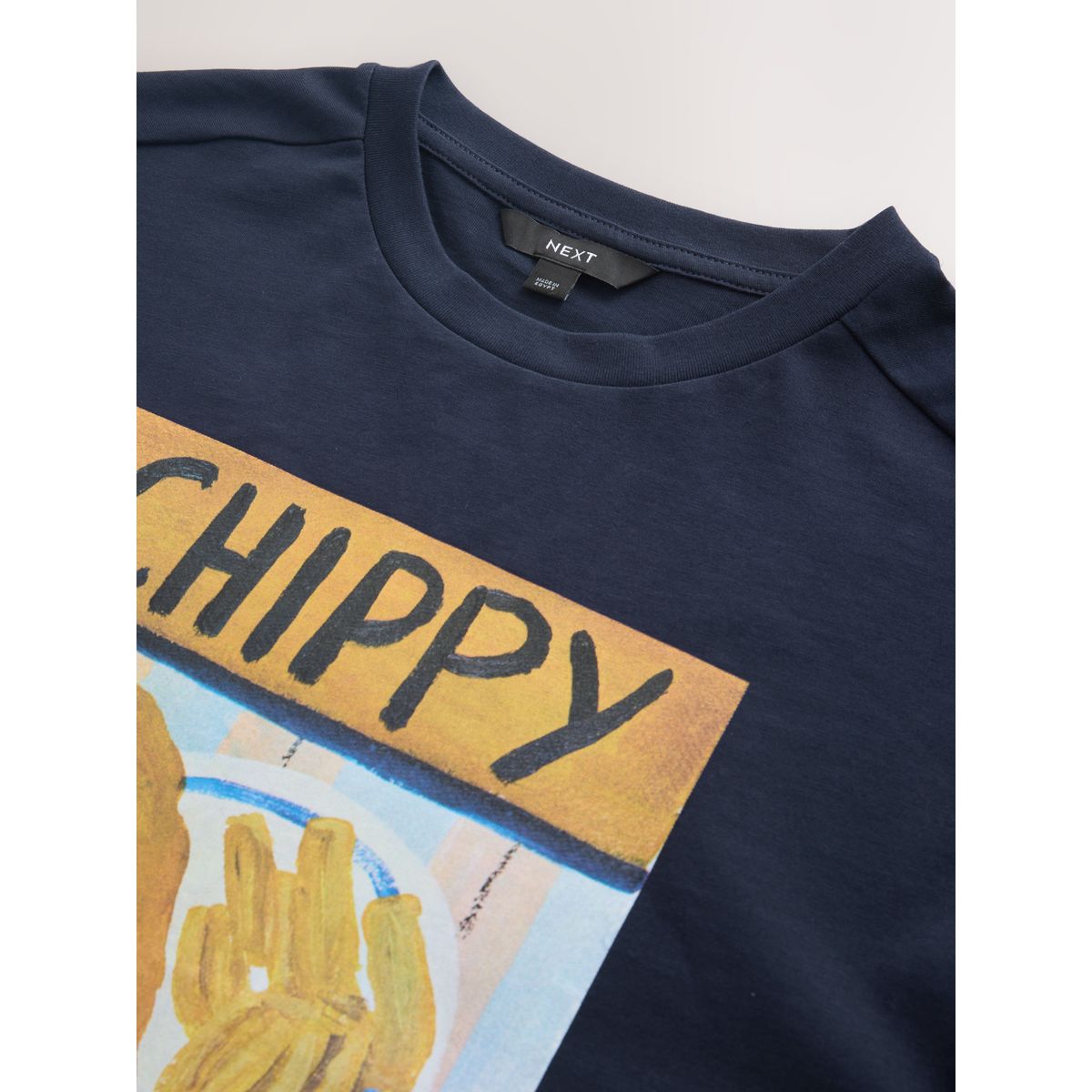 T-shirt chippy tea frankie thorpe licence bleu marine, NEXT