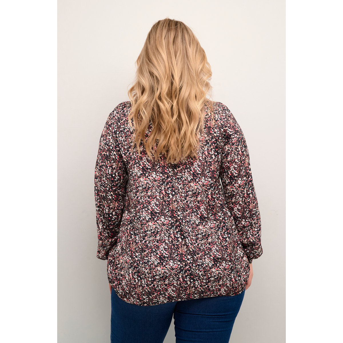 Blouse with long sleeve noir rouge floral, KAFFE CURVE