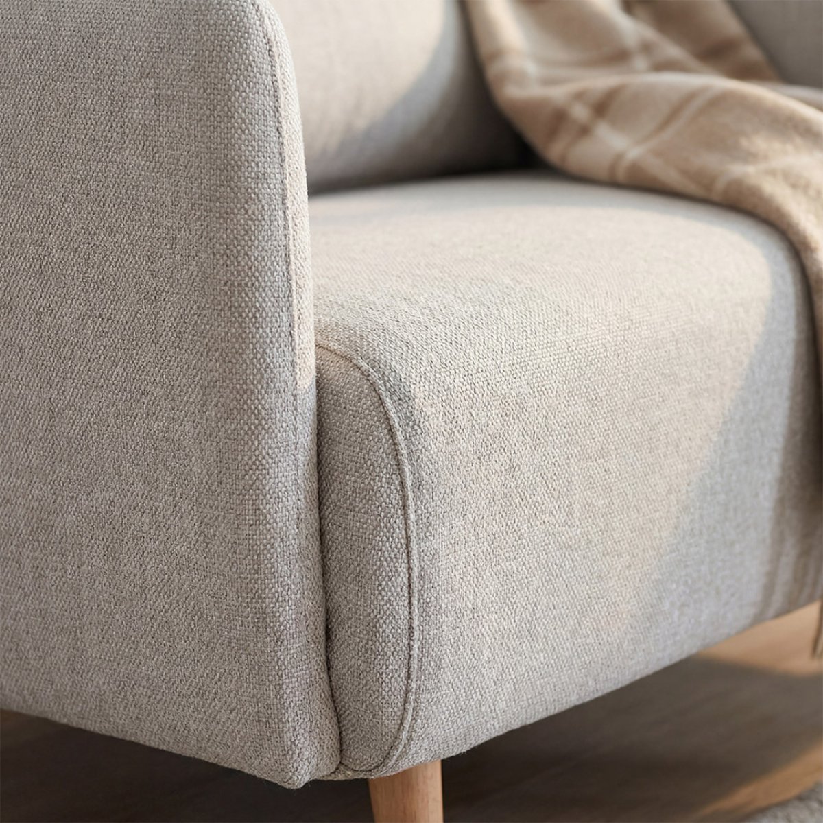 Fauteuil convertible en tissu pieds bois clair- BELUSHI beige, DRAWER
