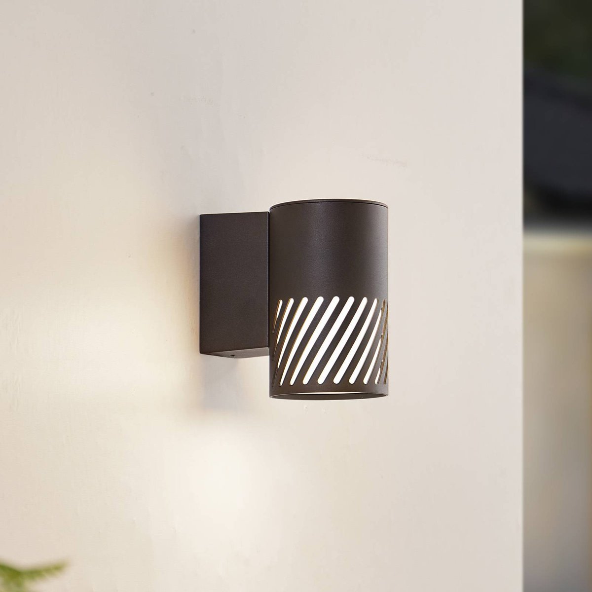 Applique extérieure en métal moderne noir mat, LINDBY