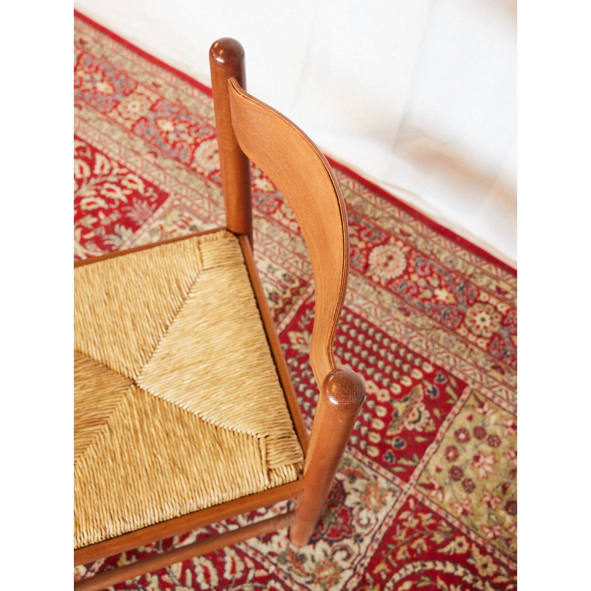 Lot de 6 chaises en bois ocre Claude N°1434 - Bon état bois foncé, DEBONGOUT