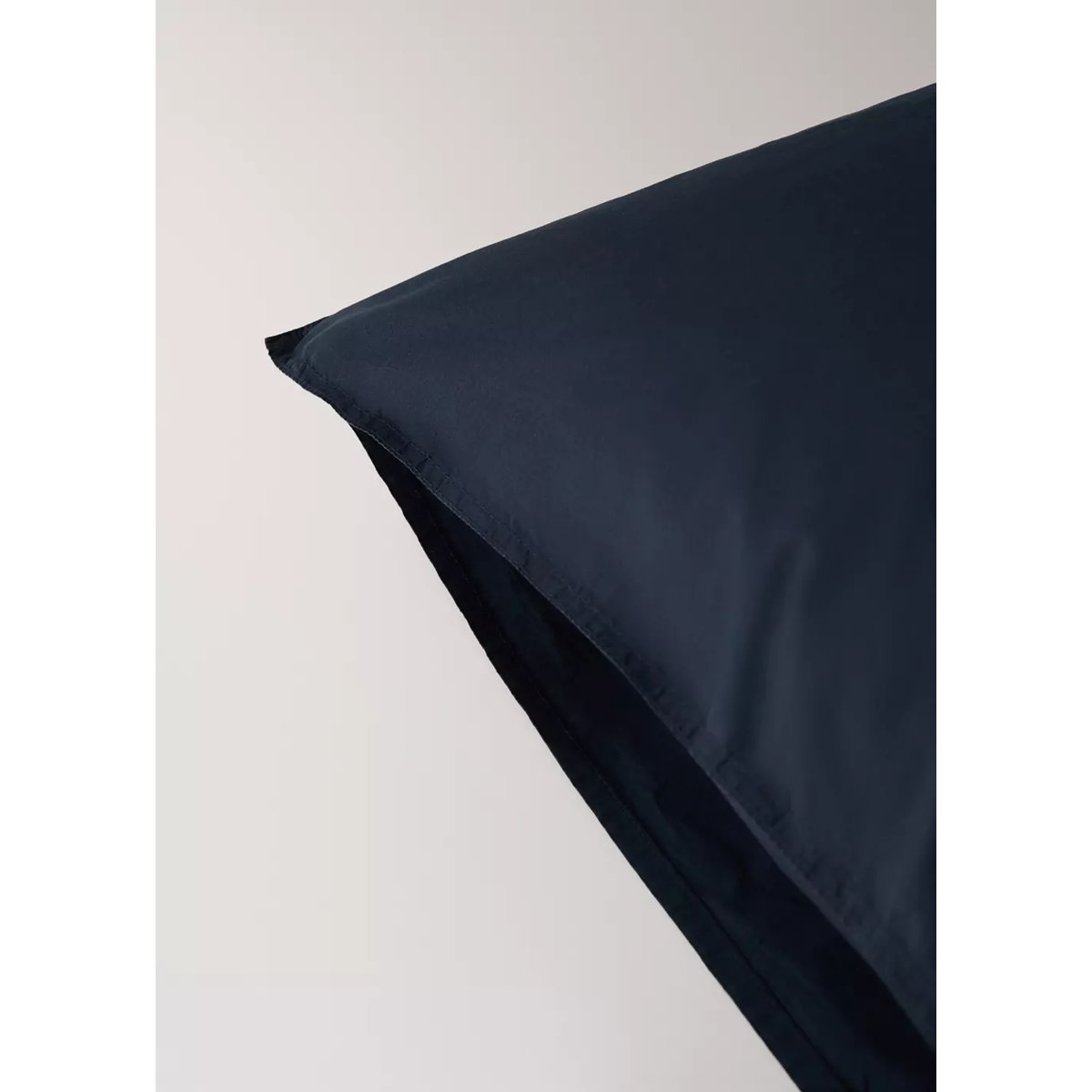 Taie d'oreiller 100 % coton popeline garment-dyed 50 x 75 cm bleu marine, MANGO HOME