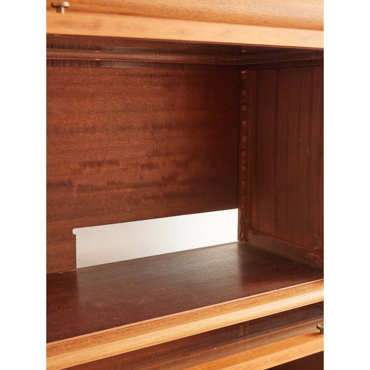 Vitrine MD en bois Victoria N°1362 - Bon état bois clair, DEBONGOUT