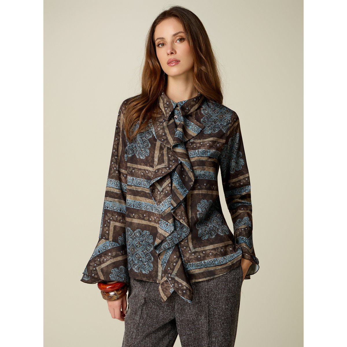 Chemise imprimée avec volants marron, OLTRE