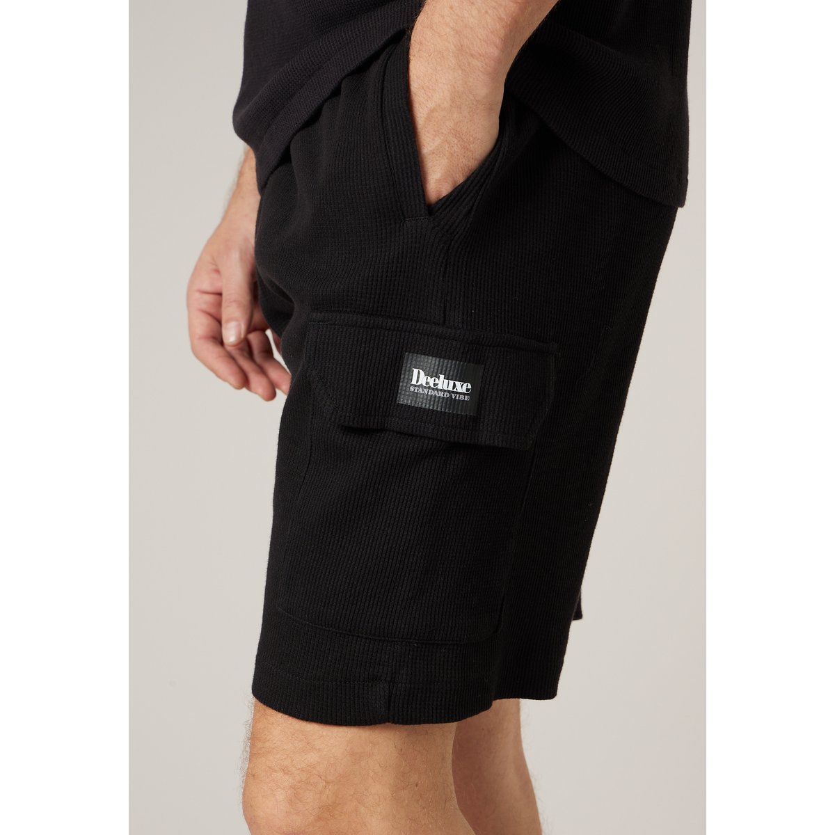 Short cargo regular homme en coton HOBART black, DEELUXE