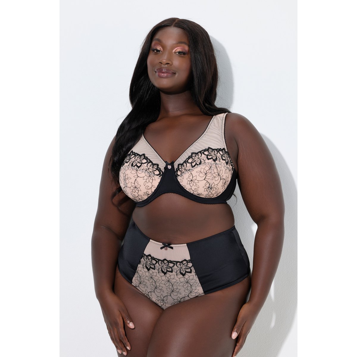 Soutien-gorge à armatures et bonnets souples poudre, ULLA POPKEN