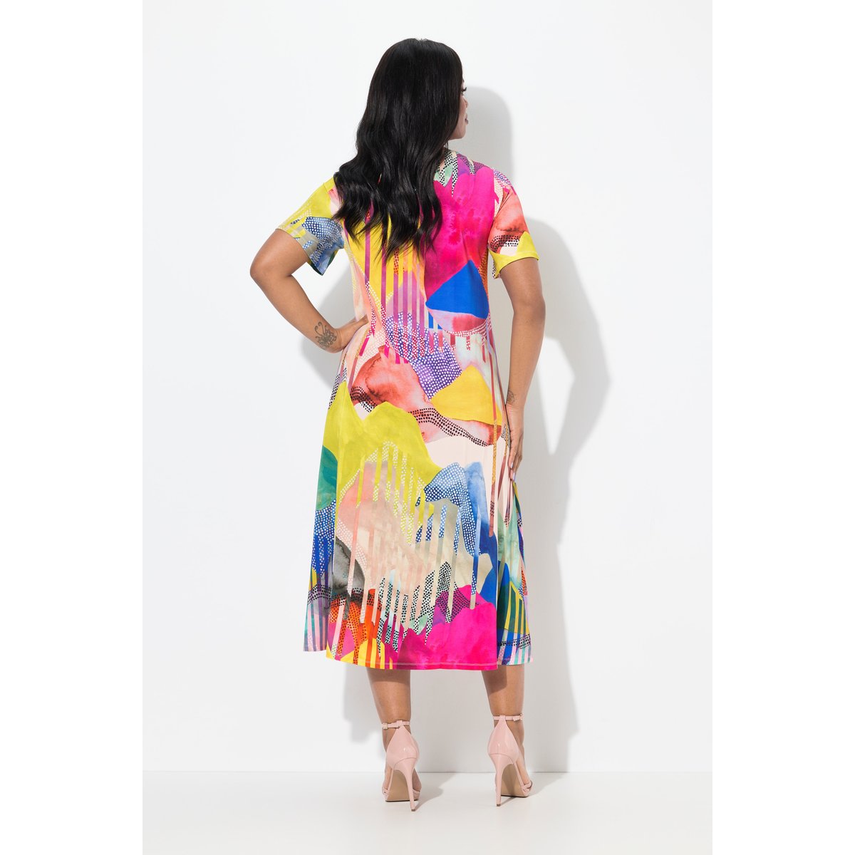 Robe midi fluide. Décolleté V magenta, ULLA POPKEN