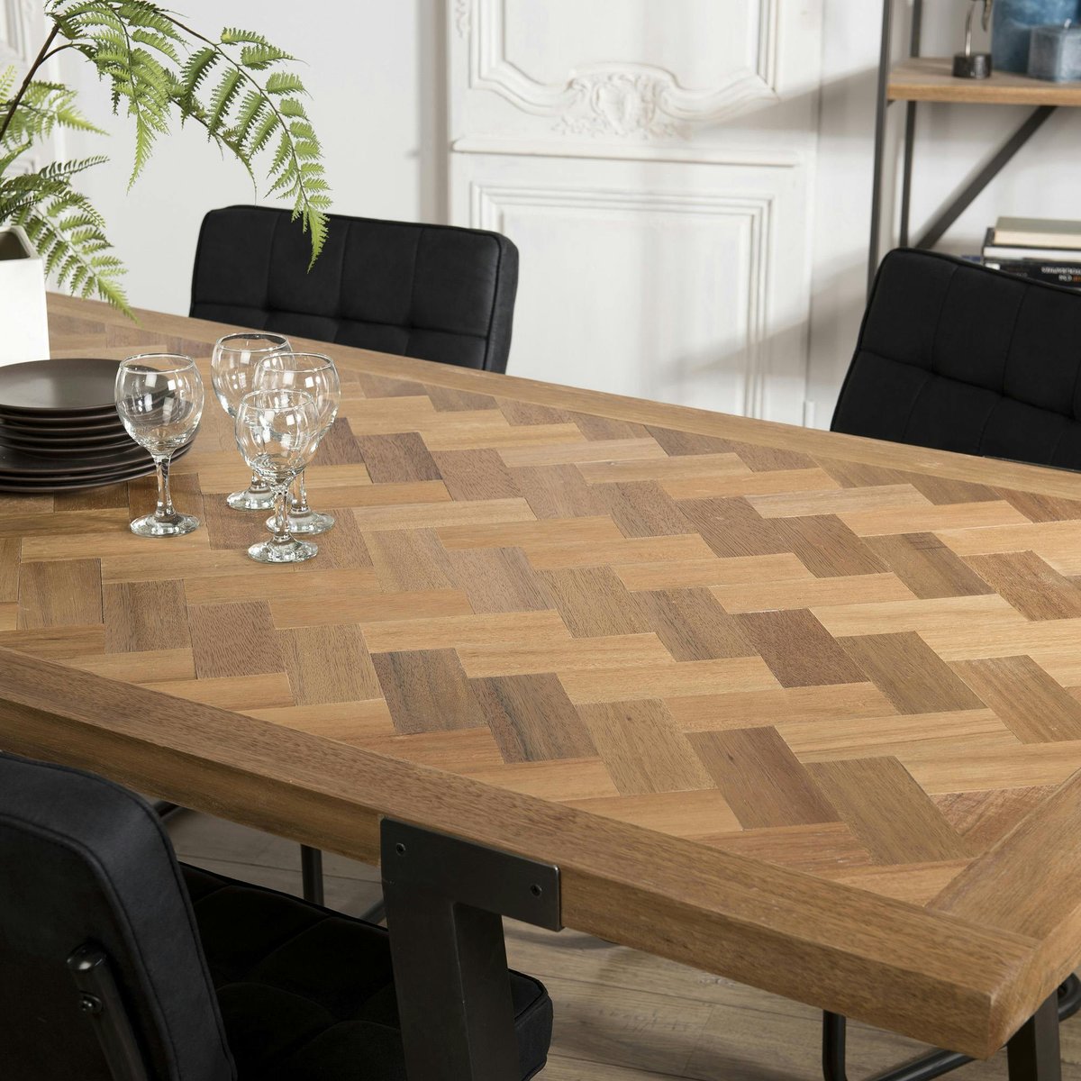 Table à manger en bois motifs chevrons 220 cm CARPATES bois naturel, PIER IMPORT